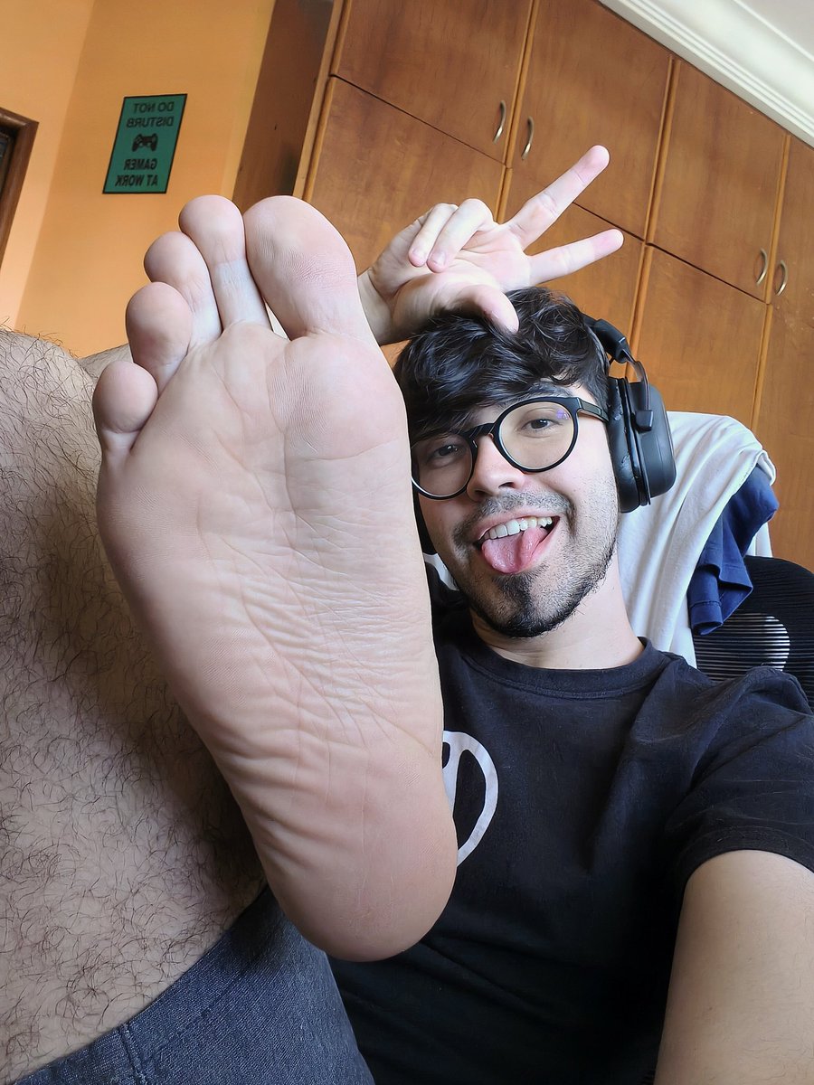 GeekGoiano's tweet photo. Minha sola é bem macia, sabia? 🤭 https://t.co/DEXWGyY7JL