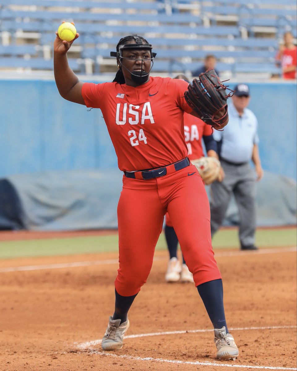USASoftballWNT's tweet photo. Another night of Eagles in action 🤩

Tune in to the Champ Series at 7pm CT on ESPN! 

#WCWS | #RedWhiteAndCollege https://t.co/TfZDBx5gCb