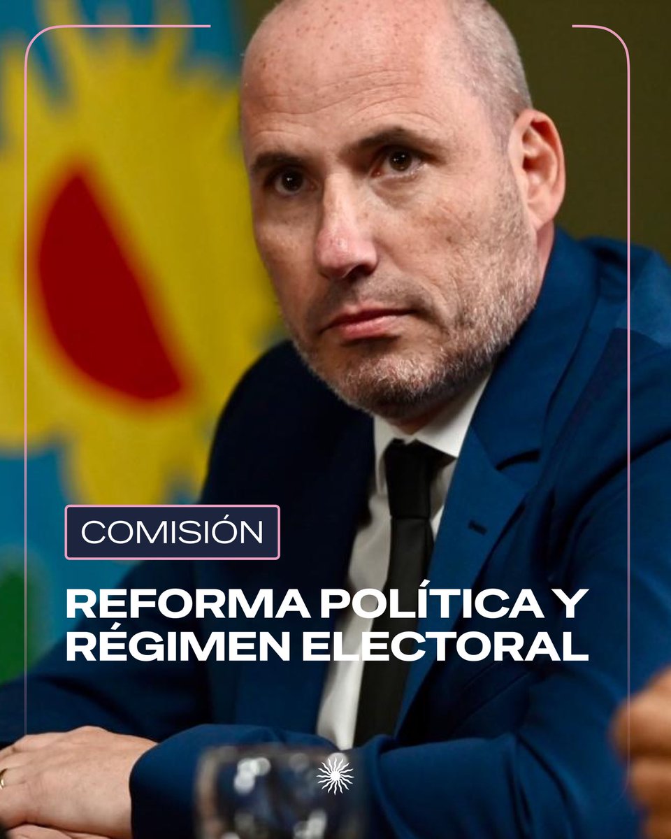 chubyleguizamon's tweet photo. 🏛️ Esta semana se constituyó la Comisión de Reforma Política y Régimen Electoral del Senado bonaerense, y tengo el honor de haber sido elegido secretario.

Sé que para mucha gente el nombre suena lejano, técnico, de esos temas que parecen de otro mundo. Pero quiero explicar por qué esta comisión importa, y mucho.

Acá se va a discutir algo que nos toca a todos por igual: cómo vamos a votar los bonaerenses en 2027. Las reglas con las que elegimos a nuestro gobernador, nuestros intendentes, concejales y legisladores. La forma en que cada vecino, desde La Plata hasta el último rincón de la Provincia, va a poder expresar su voluntad en las urnas.

Y eso no es un detalle. Es la base de todo lo demás.

Las reglas de la democracia no pueden definirse a las apuradas ni sobre la hora. Se discuten de cara a la gente, con tiempo y con certeza. Asumo esta responsabilidad con esa convicción. Porque cuando se cuidan las reglas, se cuida la voluntad de la gente.

@hechos_ar @manupassaglia @passaglia_santi
