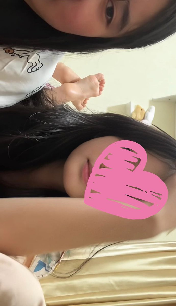 gabbdiary's tweet photo. Sleepover talk, still with Caca yg makin dijelasin makin geleng² kepala tapi makin curious.

Caca: still can't believe, nyuruh om-om merangkak? And they pay you?

Me: money is something people give to me because they're desperate to feel something.

Caca:
Tapi you nggak takut? https://t.co/xaLX0NVQaH