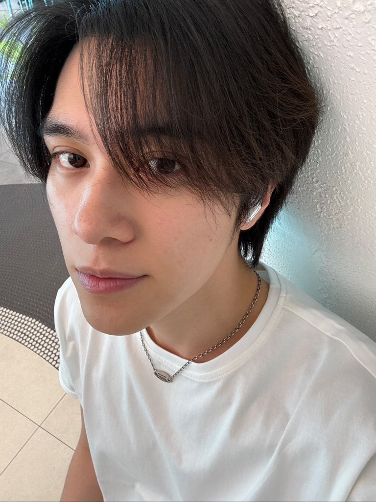 xiaojun_xdj's tweet photo. HENDERY 💭

“I’m so sleepy” https://t.co/DmUnujy40p
