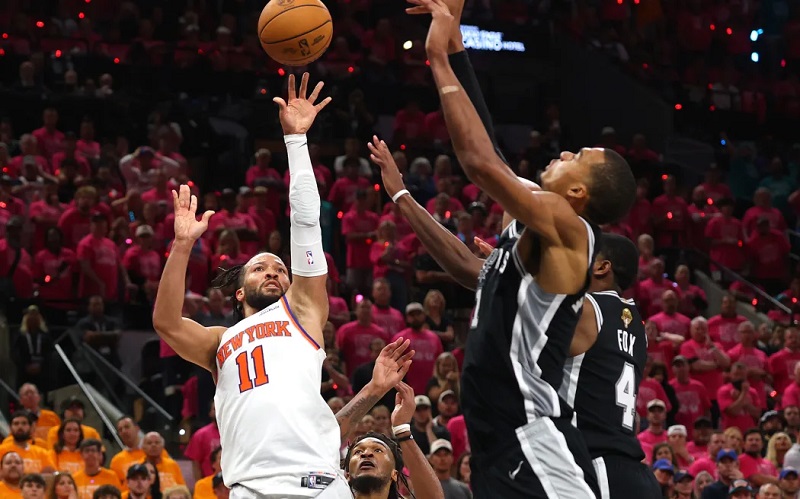 Danielbm200's tweet photo. Los Knicks asaltan San Antonio y golpean primero en las Finales.

Mi crónica✍️del partido
👇👇👇👇👇
https://t.co/SUkz1Ysgdu

@A_Monje-@Espiga_14-@HectorJuarezC-@OliverDleon24-@jcristo2-@Banetes-@FranFgdo-@oriol_289-@frankromero30-@IsoByWayne-@manzottipablo-@ParleyVenezuela-@cyranokelevra-@VRZaldivar-@Raquelstolar-@GinoMayCry-@kevinareco20-@josefigadri-@Guillermo_Bajo-@buenmarito-@jmdeffitt.