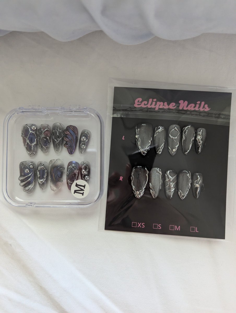 Horiphh's tweet photo. my press on nail collection grows. I think I finally found my nail girl 🥹 https://t.co/znPGLmgPWD