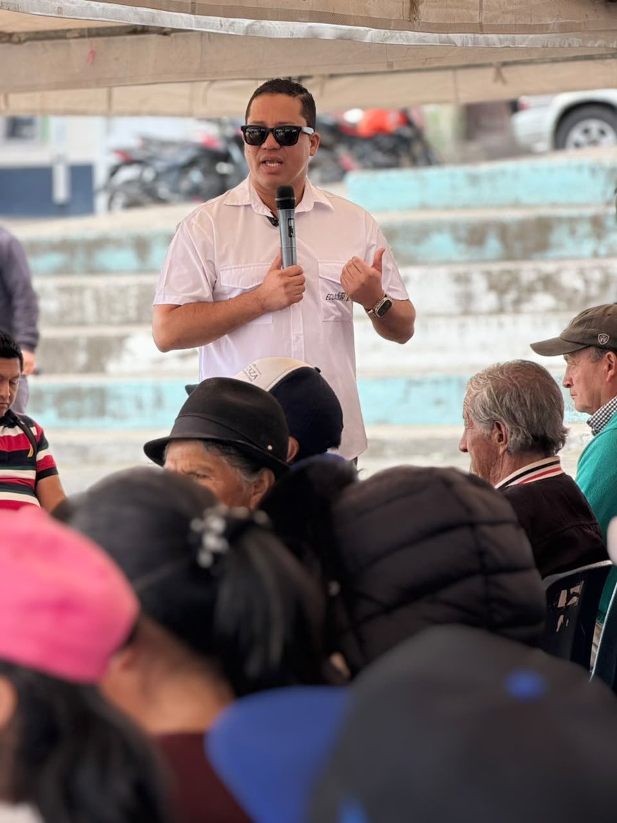 MinGobiernoEc's tweet photo. Pichincha 🇪🇨 | 📍Realizamos una #AsambleaCiudadana en la parroquia Cangahua, cantón Cayambe, donde escuchamos las necesidades de la comunidad y articulamos acciones para brindar respuestas oportunas. https://t.co/07PTvGMkQB