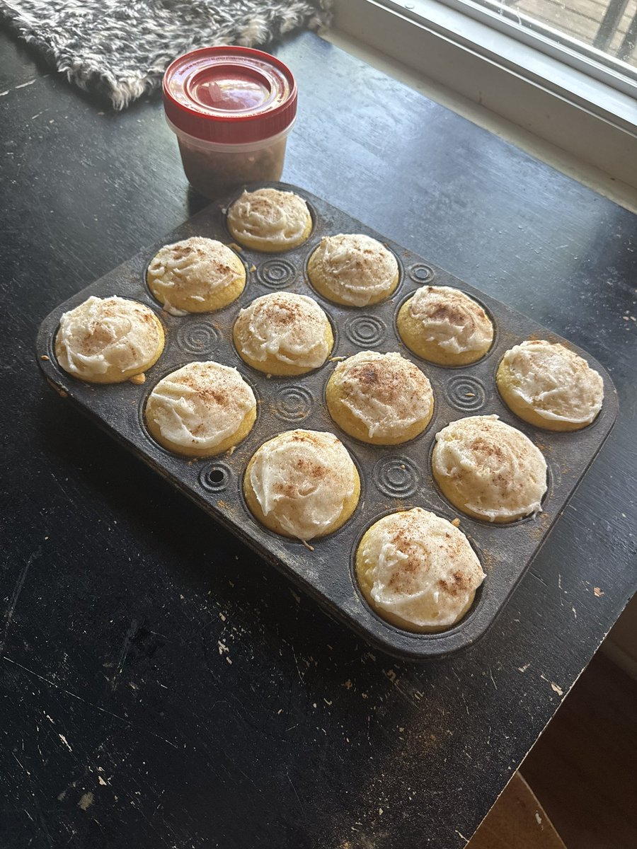 afterhoursdnf's tweet photo. lemon muffins with cinnamon for dessert https://t.co/feY1Z74RTr