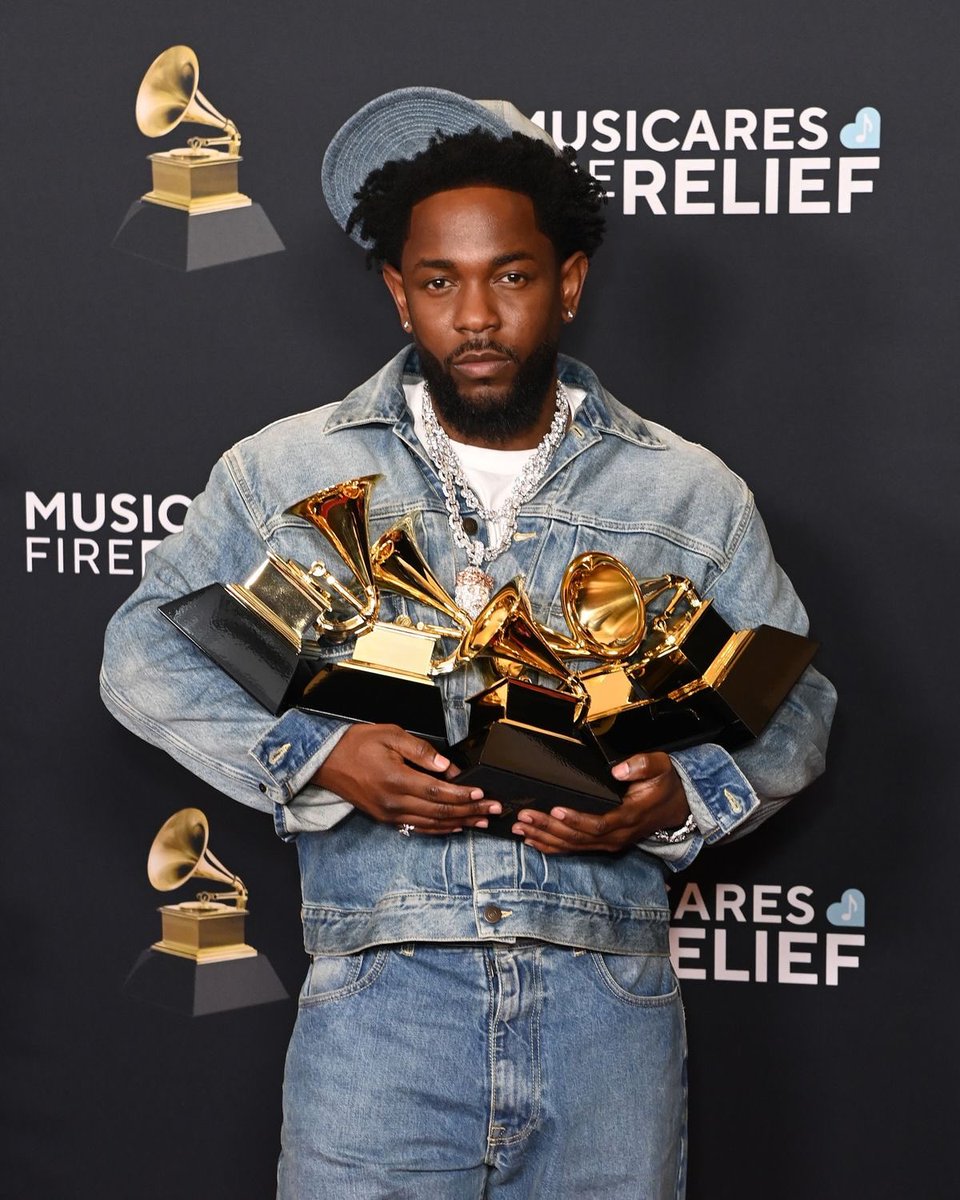 LOVEBACKUPFR24's tweet photo. Kendrick Lamar has the most Grammys for a rapper ever. 

#blackmusicmonth https://t.co/GQIGxU8Y6Y