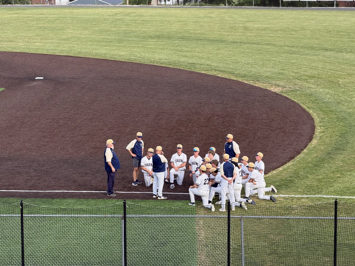 HburgBaseball2's tweet photo. Tigers WIN 6-2!!!!

Go Tigers! https://t.co/3ZViQSpF4O