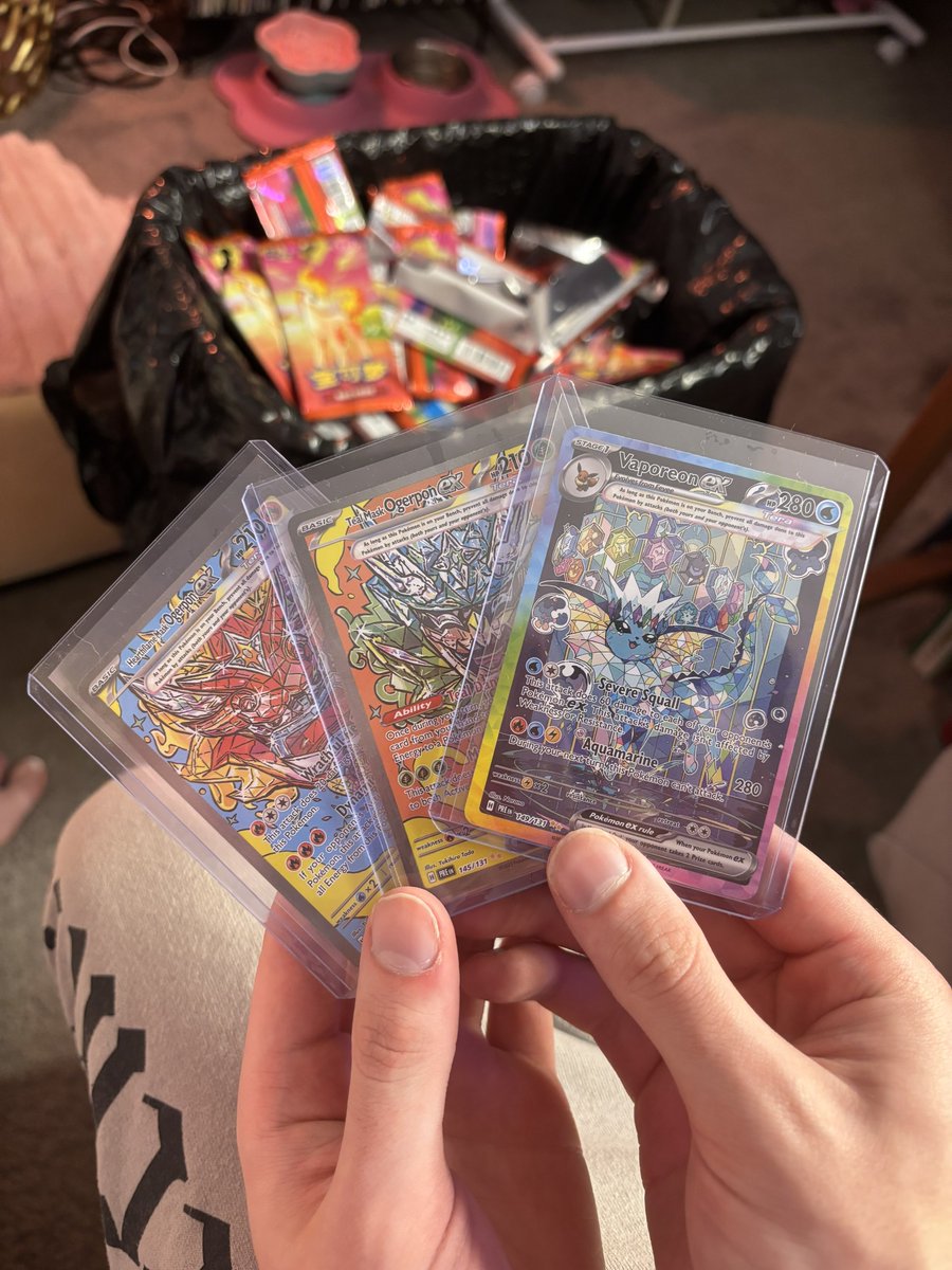 BALENCl's tweet photo. DEMI GOD PACK WTF https://t.co/uWLaXGylVg