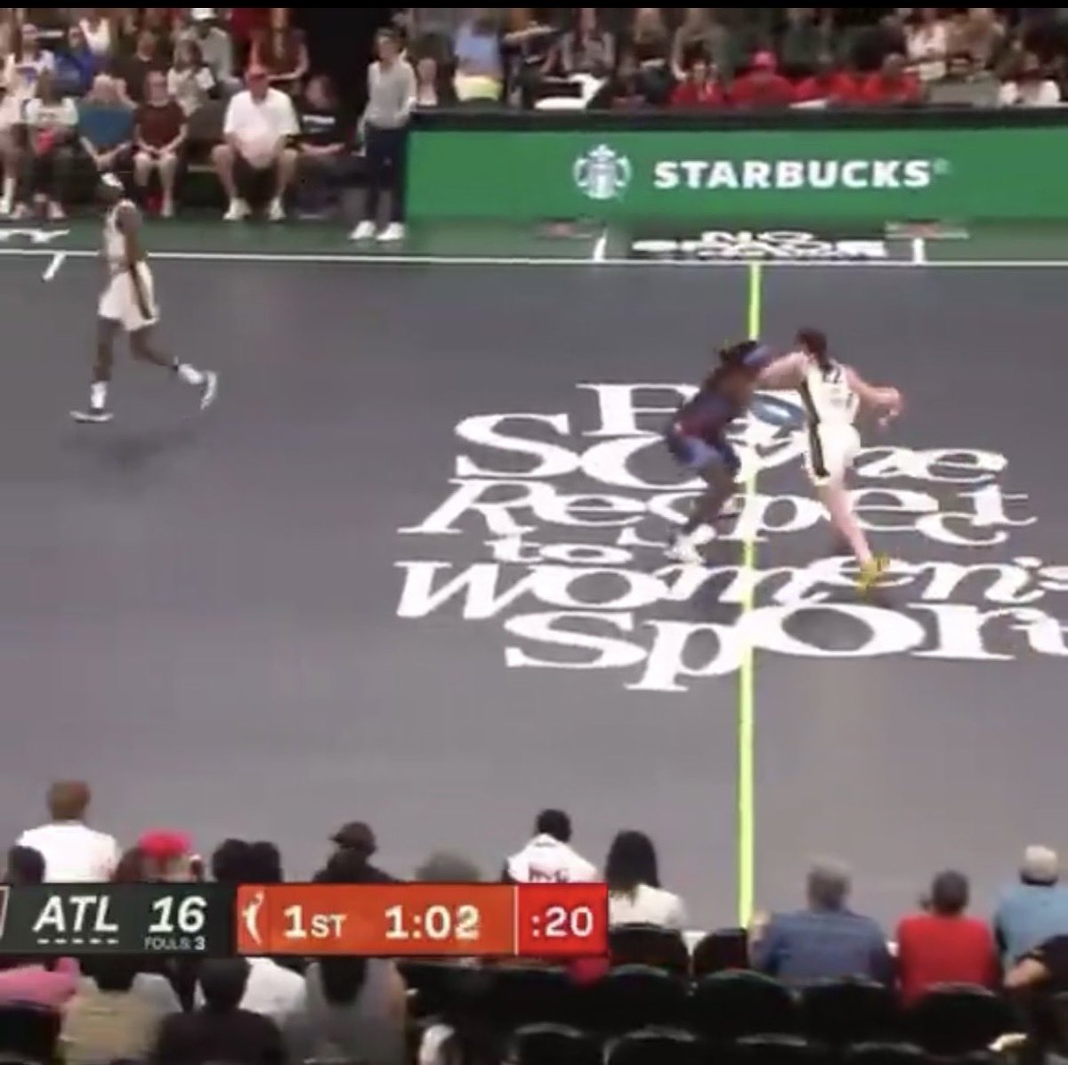 llenSmith's tweet photo. @raymoneisgoat @GPinTN1 @taurasiscntybun Why lie? Hand checked her both changes of direction pushing her off balance on the 2nd https://t.co/3XvJO40GXT