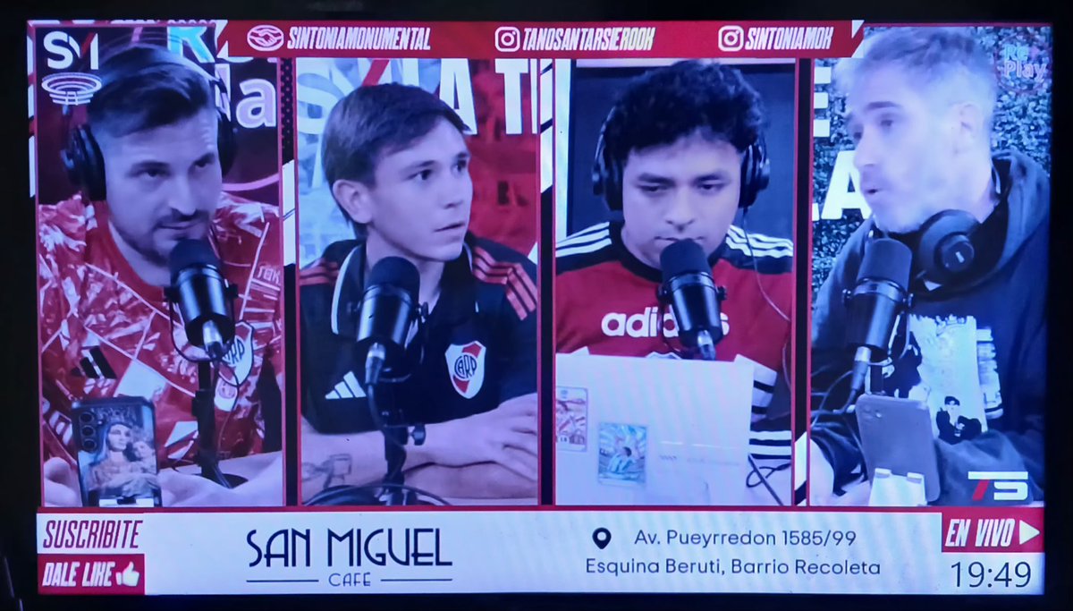 danynft's tweet photo. saludo @TanoSantarsiero como siempre #Comodoro presente mesa DeLuxe hoy @pelucavieja es un crack,a fomentar la lectura,viejo
#YacaTraidor te chicaneo con bilardo?
los negros bancamos a Loza,el degenerado de Ramiro cada dia mas satiro https://t.co/1MdVIIF95n