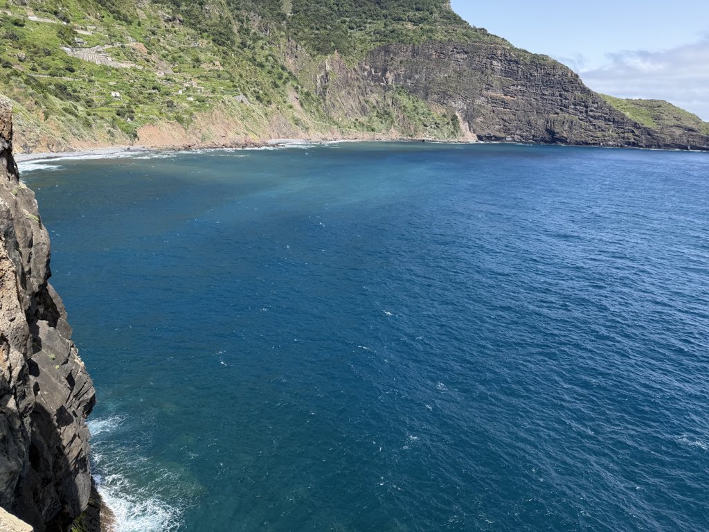 andrescarras's tweet photo. Paisajes impresionantes en la costa norte de la Isla de Madeira. https://t.co/NJHIeKAqjv