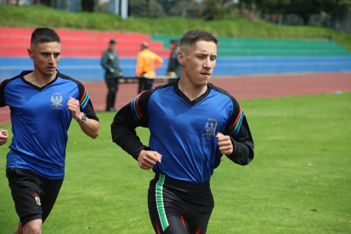ESMIC_EJC's tweet photo. #DisciplinaMilitar|| La preparación física es el resultado de la constancia, la disciplina y la determinación.

Cada entrenamiento fortalece no solo el cuerpo, sino también la mente y el carácter, cualidades esenciales para afrontar los desafíos del servicio militar. La exigencia física forma líderes más resilientes, capaces de responder con eficacia ante cualquier misión.

En la #ESMIC, la preparación física es parte fundamental de la formación integral de los futuros oficiales.