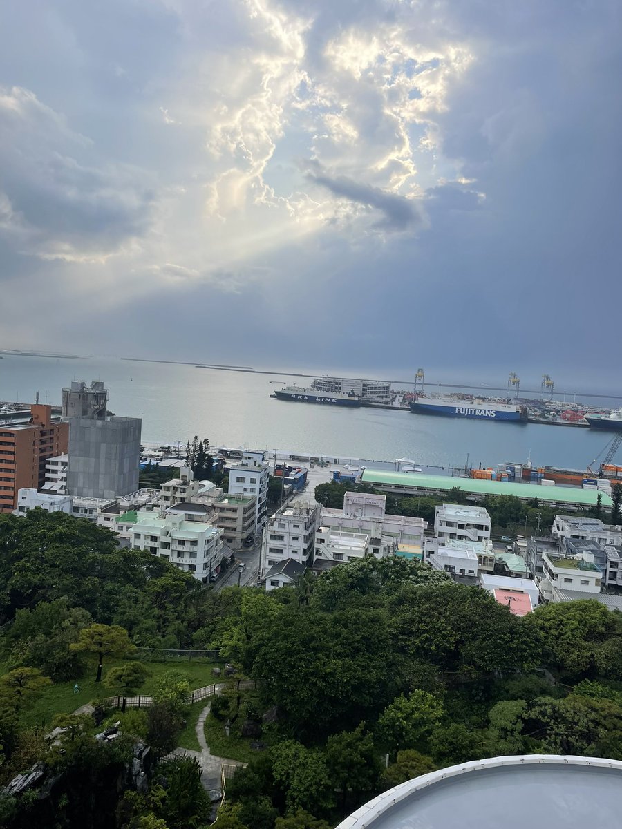 87nonou's tweet photo. 今年は入院しない‼️‼️‼️

でも景色だけは抜群すぎる← https://t.co/XBMmGD0w5T