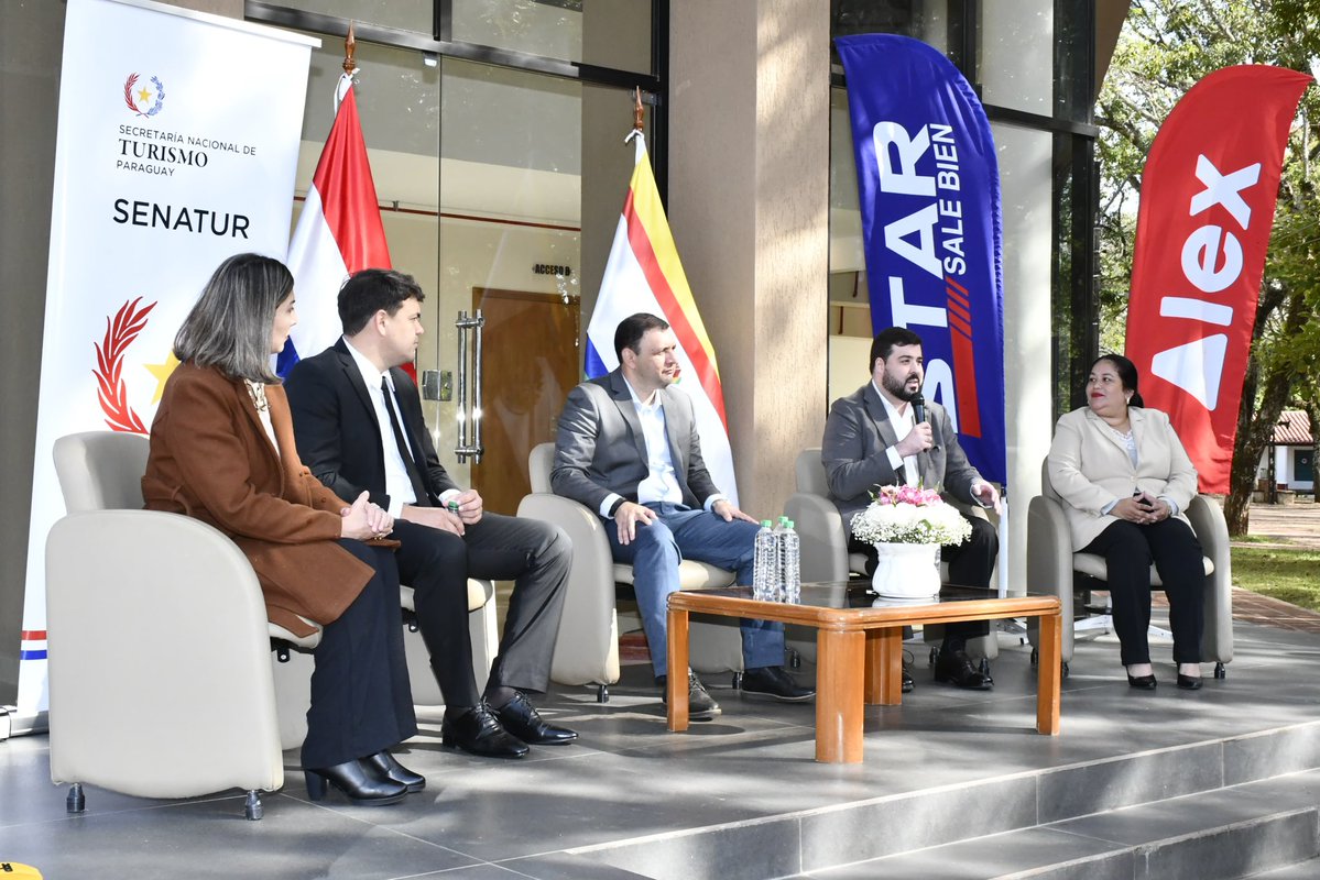 Senatur_Py's tweet photo. 🎸 Senatur acompañó el lanzamiento del Festival Internacional de Guitarra Agustín Barrios (FIGAB) 2026

La Secretaría Nacional de Turismo participó en el lanzamiento oficial del Festival Internacional de Guitarra Agustín Barrios (FIGAB), que se realizará los días 24 y 25 de julio de 2026 en la ciudad de San Juan Bautista, Misiones, cuna de Agustín Pío Barrios “Mangoré”. En representación del ministro de Turismo, @Jacinto_Senatur , estuvo presente la jefa departamental de Senatur de Misiones, Lara Chamorro .

Este encuentro cultural tiene como objetivo rendir homenaje al legado de uno de los más grandes guitarristas y compositores de la historia, promoviendo la difusión de su obra y fortaleciendo el posicionamiento de Misiones como un referente internacional de la guitarra y del turismo cultural.
🎶🇵🇾✨