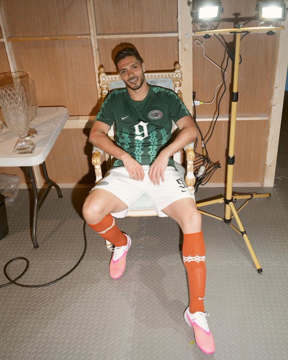 houseofheat's tweet photo. FIRST LOOK: Raúl Jiménez Unveils Mexico-Inspired Nike Jersey by PAISABOYS 🇲🇽 https://t.co/X0NBNO5D4R