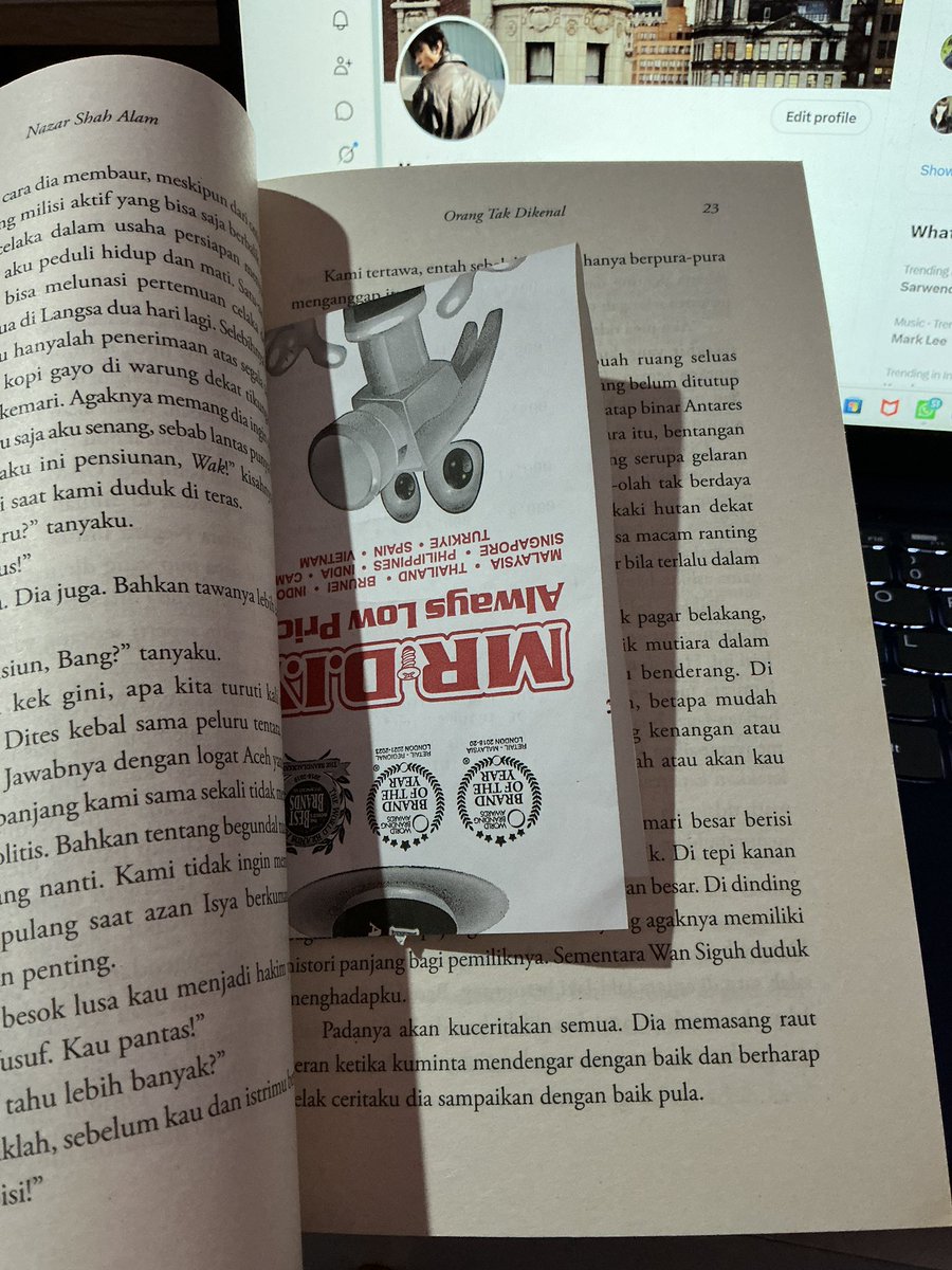 wmllet's tweet photo. Nggak ada bookmark, struk pun jadi. https://t.co/7U27z9w84t