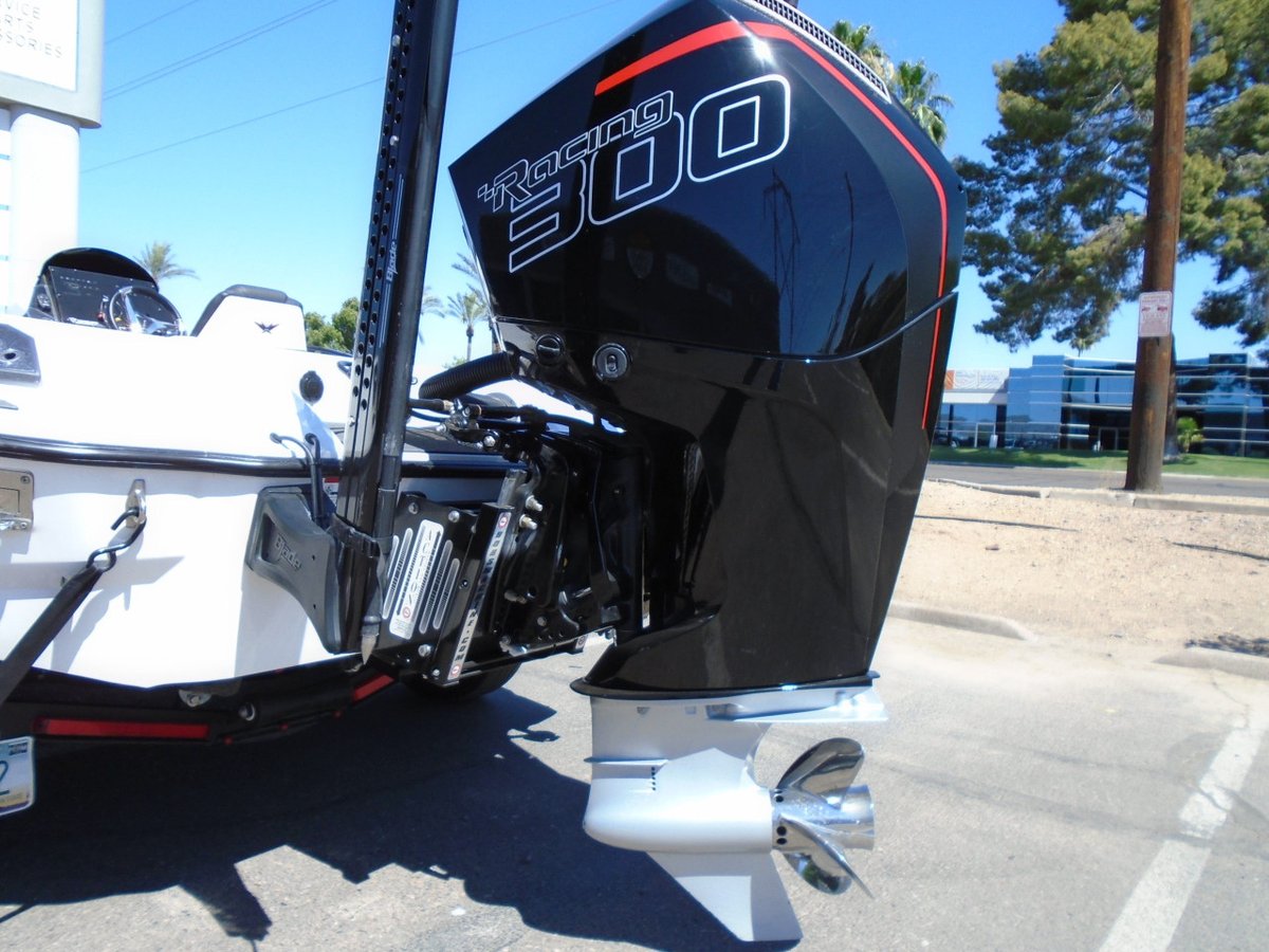 CompleteMarine's tweet photo. Tournament-ready and loaded with premium upgrades. 2026 Vexus VXS21 powered by a Mercury 300R with only 42 hours.  Dual 8' Power-Poles, Power-Pole Move, Power-Pole Charge, and more. Mercury factory-backed warranty through July 2028. 

Call Complete Marine today:  480-966-1595 https://t.co/JtpjlHXUUy