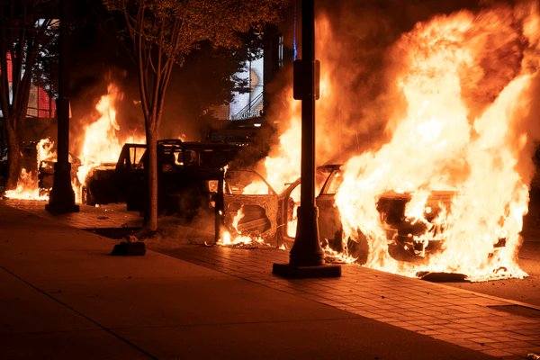 HiThere144's tweet photo. @AlfonsoBonzo @KonstantinKisin well let me give you some context for that symbolic gesture, now that you're all worried about the right-wing plastic garbage bin attacks against officers which are very serious offenses https://t.co/suPzkMLFkt
