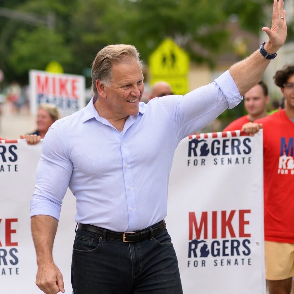 TheCalvinCooli1's tweet photo. 📰 Funny News: An AI-altered image depicting Michigan Republican Senate Candidate Mike Rogers with an exaggerated muscular physique has gone viral on social media. https://t.co/XImPMwrqM1