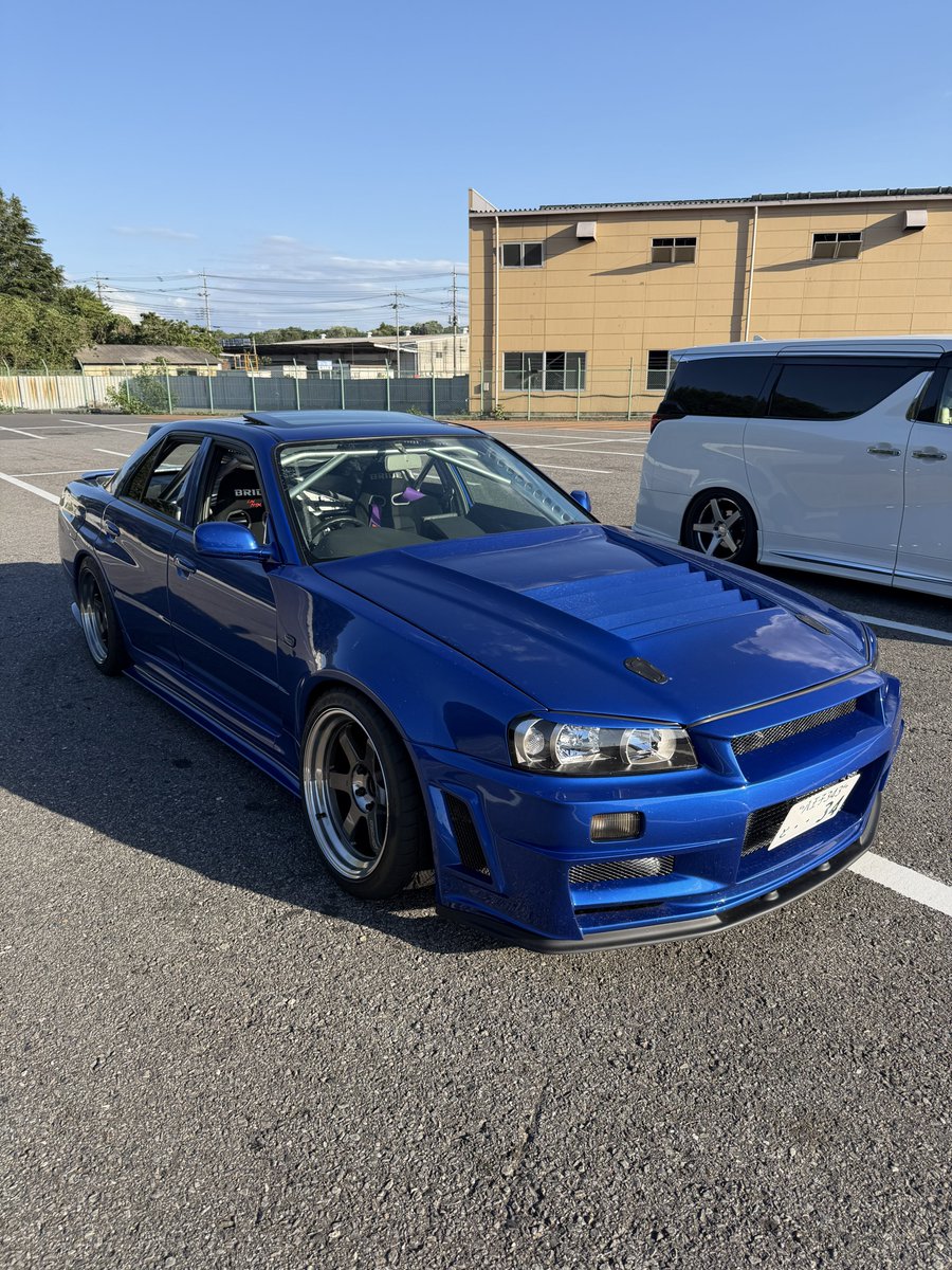 SoLows15's tweet photo. 待ってwwwwww
生産台数4台のうち、
もう一台俺が持ってるw
しかもサンルーフ付きアクティブレッド
超絶希少な1台を青化してあるw https://t.co/prHcLjcEpd