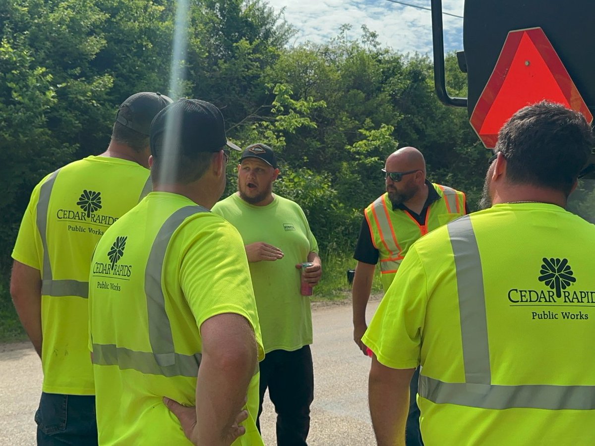 RMSequipment's tweet photo. Smart Construction &amp; Paving Solutions Manager Chris Potter and Filed Technician John Lemke held a training for the City of Cedar Rapids on their LeeBoy 8616 paver last week. https://t.co/HCRA2hDJTY