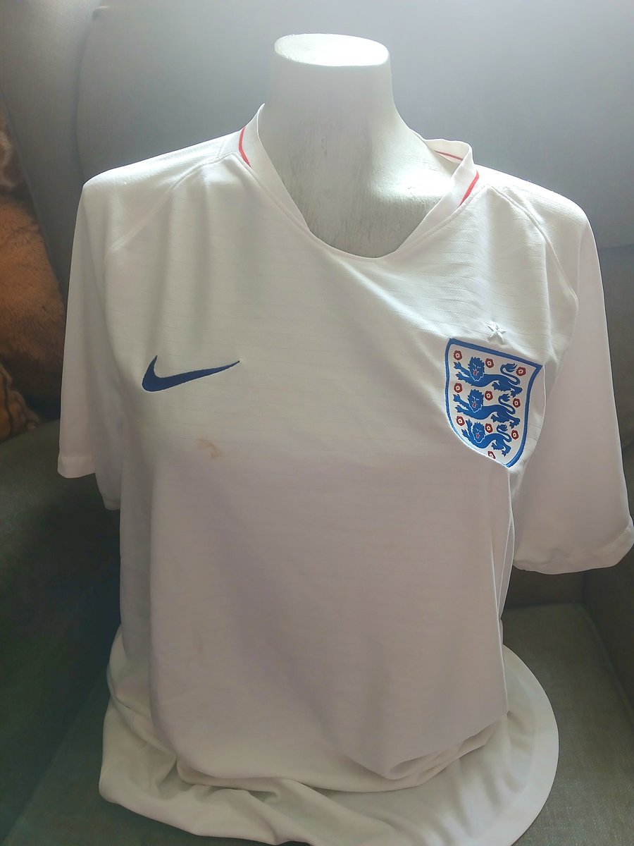 bighamster's tweet photo. Today england kits are the 2018 set https://t.co/iseGNY2kZP