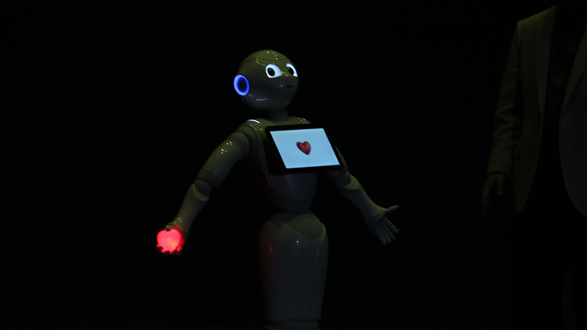 SoftBank's tweet photo. Pepper @pepper140605、12回目の誕生日おめでとうございます！

Pepperが誕生した12年前のあの日が懐かしいです。
https://t.co/niSCDepO0F

#SoftBank https://t.co/FiELw99xE5