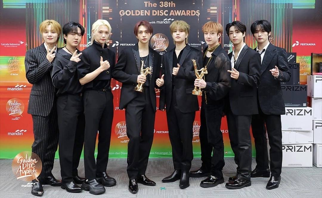 BrazilStay's tweet photo. |#INFO| 04.06.26

Circle Weekly Chart (2026, semana 22)

Global K-pop Chart
#114 Chk Chk Boom (+7)
#156 Do It (+9)

Social Chart 3.0
#13 @Stray_Kids (+1)

#스트레이키즈 #STAY #StrayKids @Stray_Kids 🐱

Cr.skzchartdata https://t.co/kc5i7Ryyk7