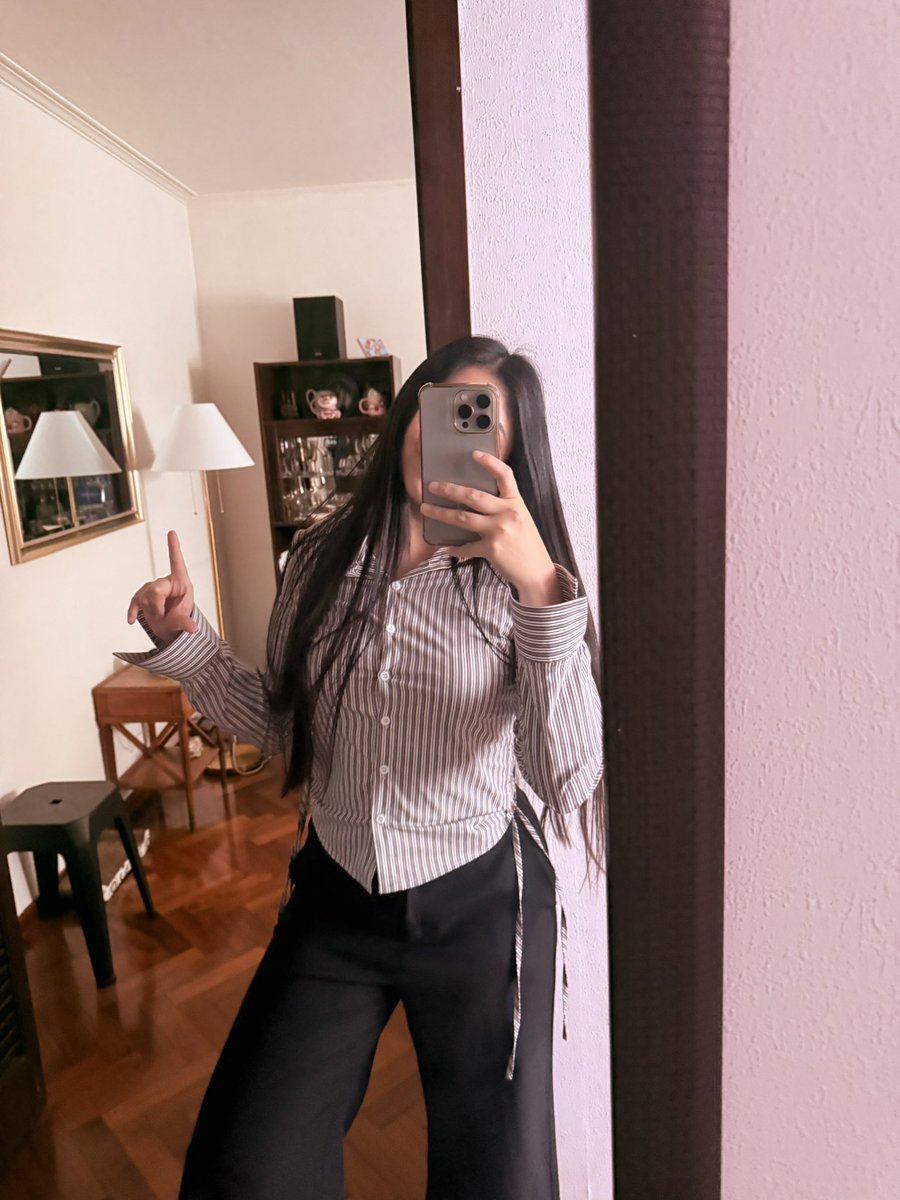 JuliBr4tty's tweet photo. Simplemente una chica que tiene el poder de usarte a su antojo https://t.co/6oegKfzdu4