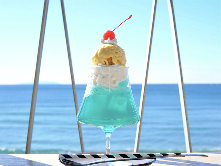 cotrip_twi's tweet photo. 七里ヶ浜の海が見えるカフェをピックアップ。
湘南の柔らかな光と風を感じながら、自分だけのお気に入りの席を探しに出かけてみませんか。

詳しくはこちら⇒https://t.co/5Vuolw15ip https://t.co/P7lAOGEyFO