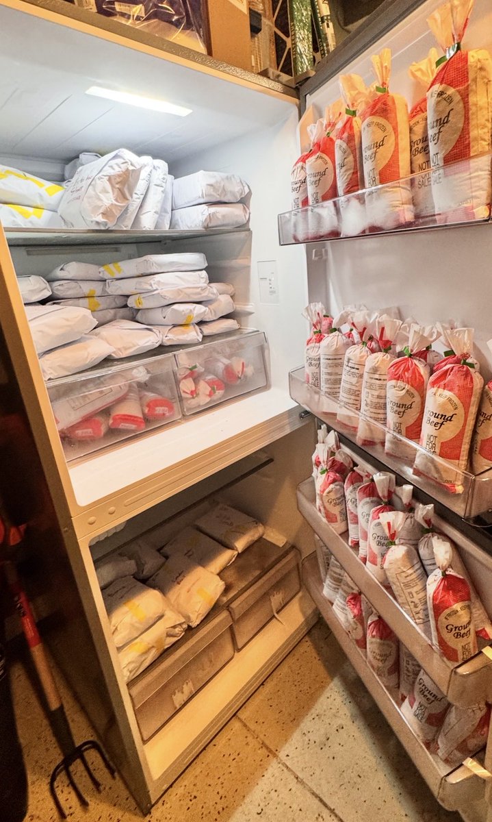 ExtropiAna's tweet photo. If you were wondering what half a beef looks like… 🐄 ~275lbs. https://t.co/HfL4fGVDm9