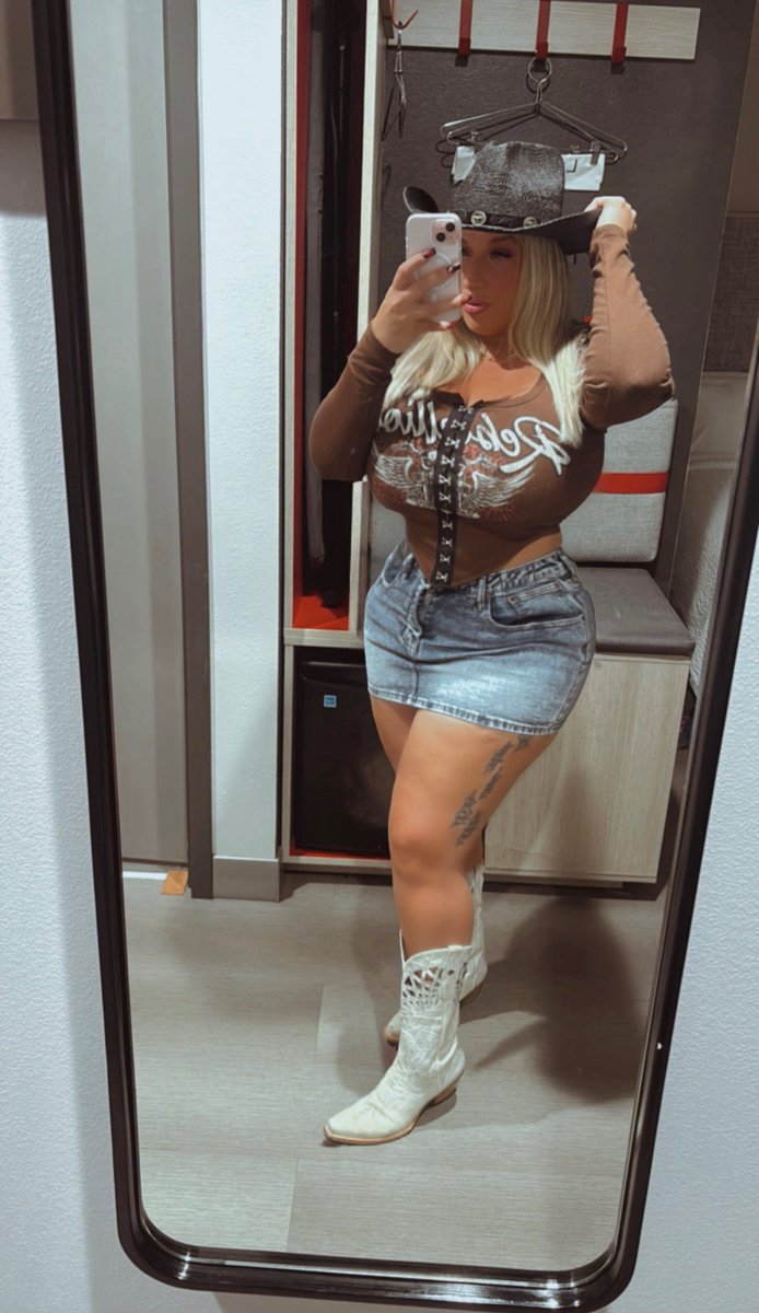 LoveeLexiii's tweet photo. Find your way to me 🤠😏

https://t.co/j9rkBZF5cc https://t.co/xdRAINyyQP
