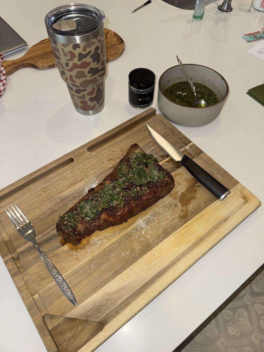 GhostofColReb02's tweet photo. Smoked tri tip with fresh homemade chimichurri for the win https://t.co/hwI3cytwYv