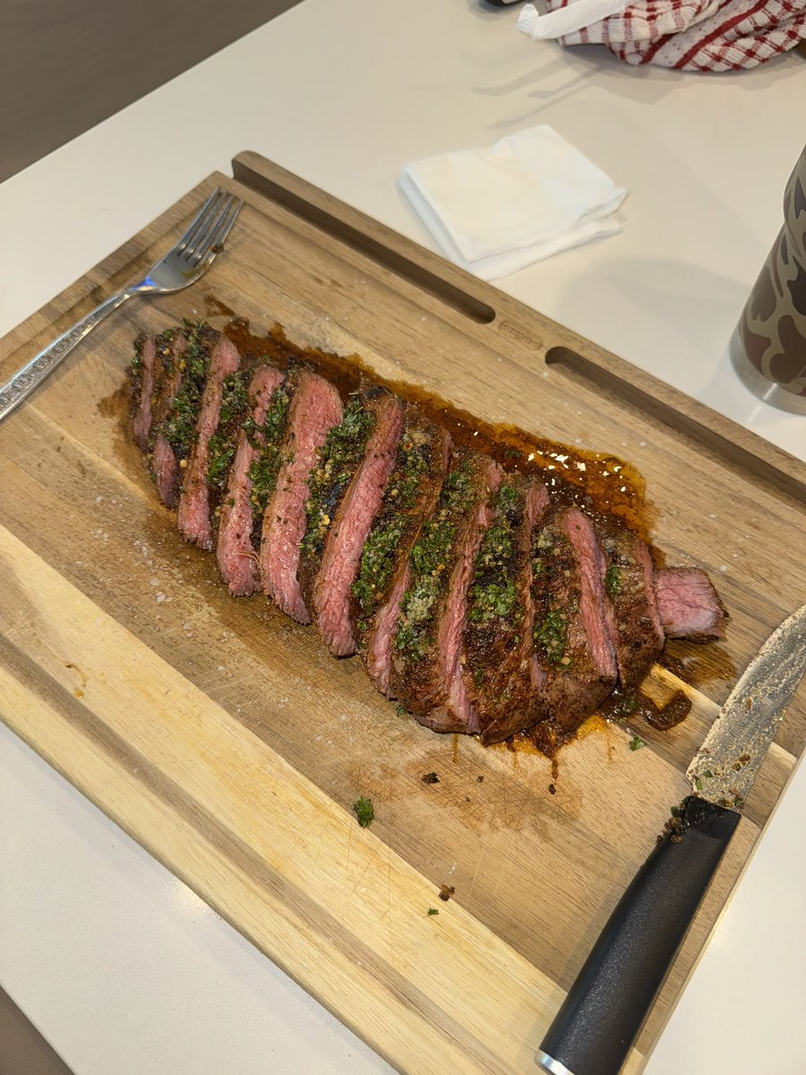 GhostofColReb02's tweet photo. Smoked tri tip with fresh homemade chimichurri for the win https://t.co/hwI3cytwYv