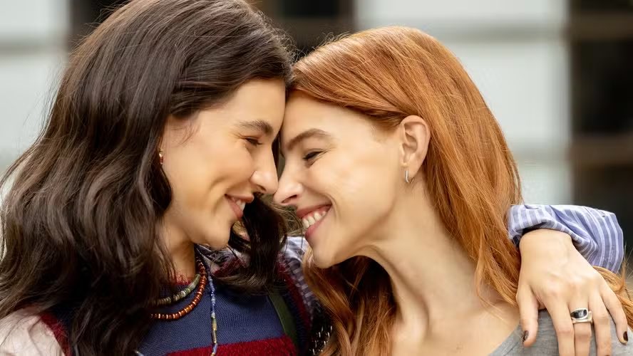 tracklist's tweet photo. Personagens LGBTQIAPN+ que marcaram a história das novelas brasileiras 🏳️‍🌈

#ThreadTracklist https://t.co/bKM4t4Z81s