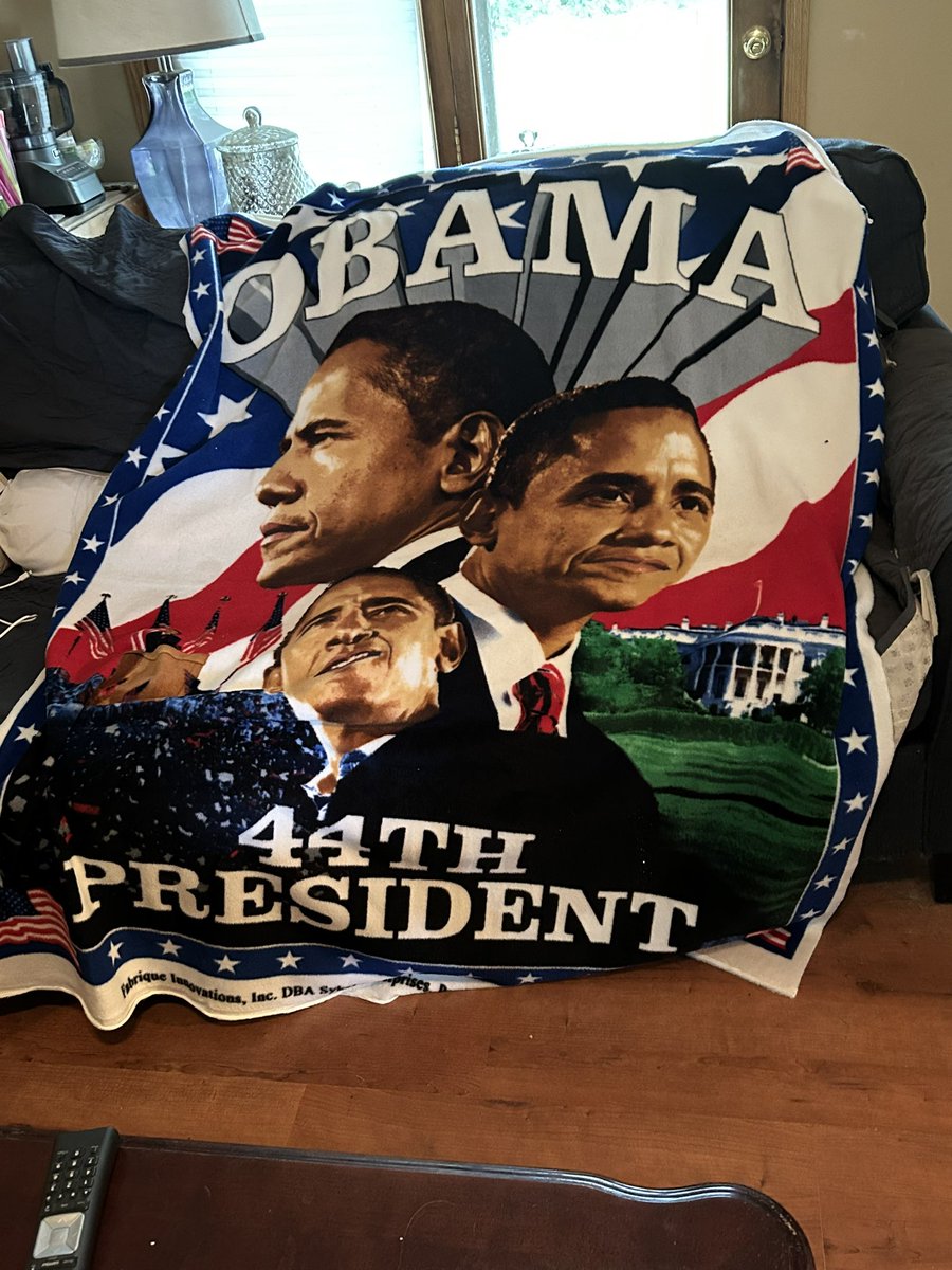 shadesofbleu's tweet photo. @lobo0506 @ZeekArkham Great news Nancy! I found the blanket in the stuff from Mom’s house! I will set it back and it can come home with you when you get your table. https://t.co/5Scg6unDgz