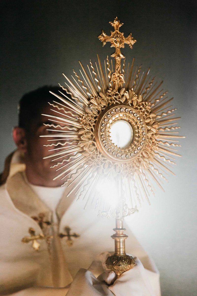 mary_kenton's tweet photo. Your Guide to Corpus Christi Sunday, and the Coming Week at St Mary’s - https://t.co/HEa0N9z2k8] https://t.co/icGm4FFumy