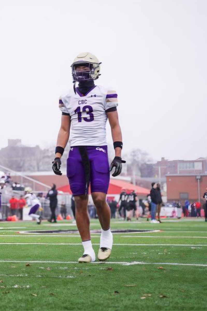 Isaiahjthomas09's tweet photo. I will be attending @LouisvilleFB camp on Sunday, June 7th.  @JeffBrohm @deionbranch84 @ScottPingel10 @gage_twelve @coachnellyy @6starfootballMO @PrepRedzoneMO @247recruiting @JPRockMO @CBCFootball @Es_academy https://t.co/a0Ucsc2mWh