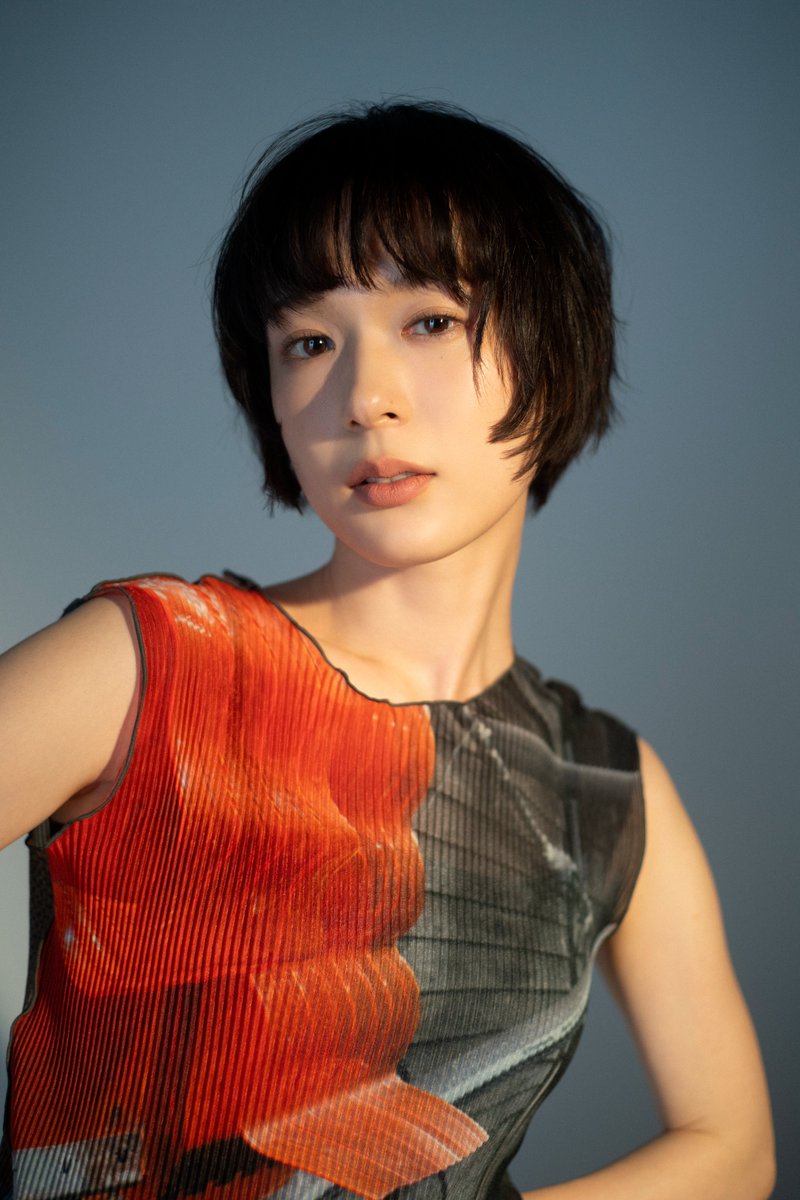 fashionjp's tweet photo. 【INTERVIEW】本日6/5公開の映画『Never After Dark／ネバーアフターダーク』主演 #穂志もえか さんが明かす、”霊媒師・愛里”衣装の裏側。
🔗https://t.co/cfCSPERoBC

——ディティールのあちこちに想いを感じられて『この役のことを考えているのは私だけじゃない』と存分に実感できました

#NeverAfterDark @N_after_D_film