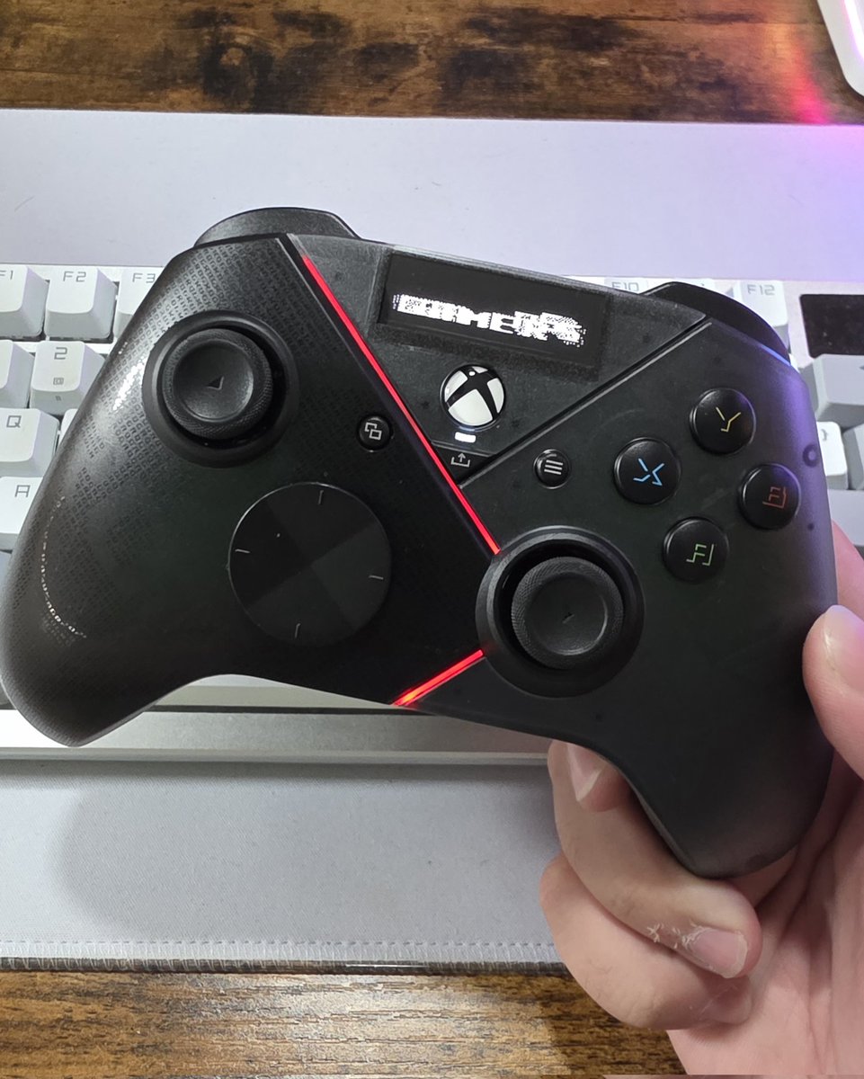 Slowberon's tweet photo. Got my Xbox controller to finally come in! https://t.co/3CteXChHCi