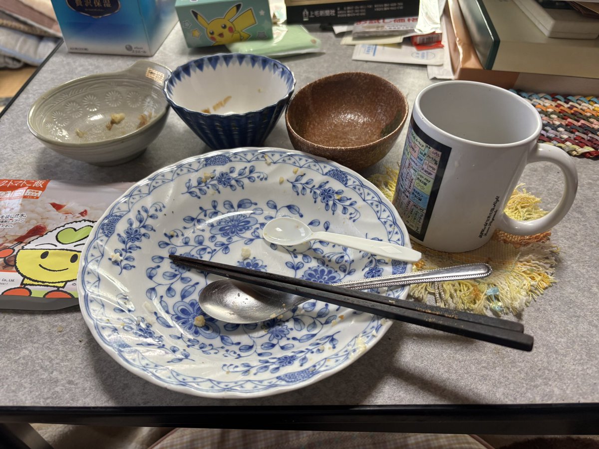 PyzKb's tweet photo. ごちそうさまでした
予想以上に美味しかったですね
お店屋さんの人気メニューですね
相変わらずの野菜たっぷりの付け合わせも良し！でした
今日も満腹満足でした

社会が精神障害者にとって生きやすくなる方法があります　それは当事者の精神障害者が障害者雇用などで社会の中に溶け込み、一定の勢力となることです　
健常者と精神障害者が混在する社会が良いと思います　
その際には精神障害者へのサポートが大変大切になります　
サポート役はいずれは健常者だけでなく、状態の良い当事者や先駆者的な当事者が担うのが理想的だと私は思います　またいつもの"夢想"をしてしまいましたね

今はゆったりとコーヒーを飲んでいます

今日の井上精華さんは「こいで」、「プクっ」でした

今日ものぞみちゃん、ありがとう！

今日もゆるりと参ります
#ズバッと快速アルファ化米生活
#希望食品