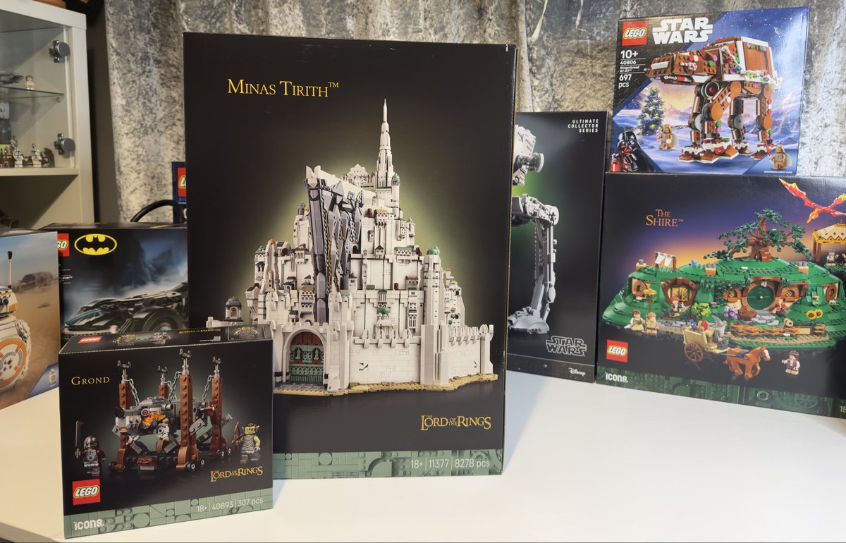 darthbeardbrix's tweet photo. Well, look what arrived today! Minas Tirith herself….and GROND! 😁

I know what I’ll be doing this weekend! 
#Lego #LOTR #LordoftheRings https://t.co/I3BjnLjc6E
