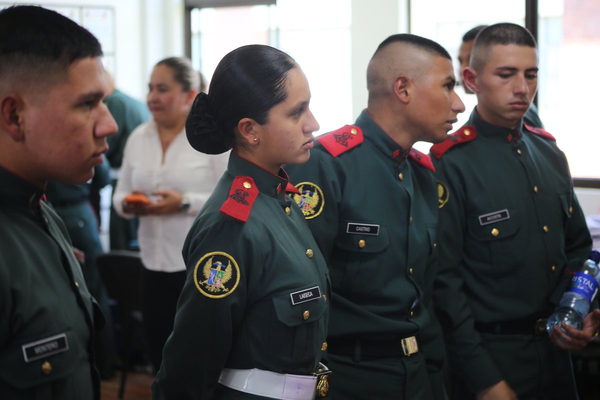 ESMIC_EJC's tweet photo. #TransformaciónDigital|| 🚀🇨🇴 La transformación institucional es el camino hacia una organización más innovadora, eficiente y preparada para los desafíos del futuro.

En la #ESMIC, el fortalecimiento de los procesos académicos, administrativos y militares impulsa una formación de excelencia, orientada al desarrollo de líderes íntegros y capaces de responder a las exigencias de un entorno en constante evolución.

Transformar es avanzar, adaptarse y construir nuevas oportunidades para seguir formando a los oficiales que servirán a Colombia con honor, liderazgo y compromiso.