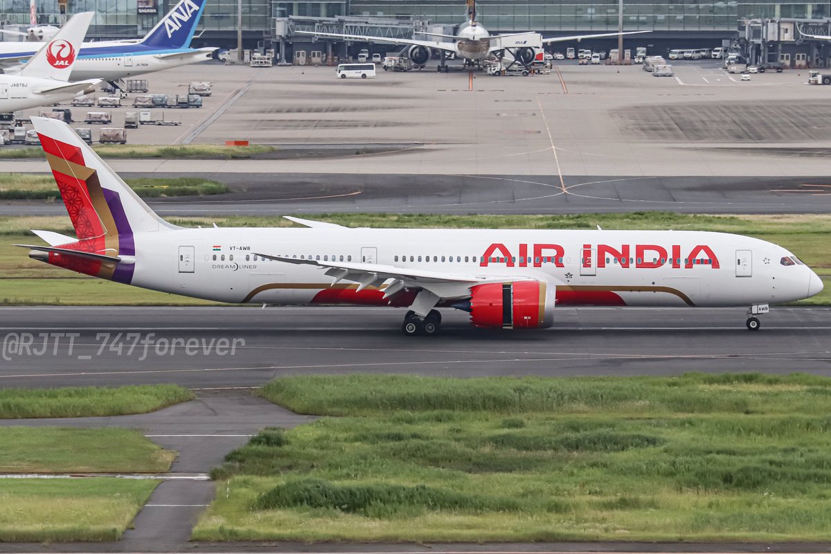 RJTT_747forever's tweet photo. エアインディアの新塗装がついに日本へやってきました！この機体は先月受領されたばかりの新造機。明日も新塗装で今度は788が飛来予定だそうです。

Air India 🇮🇳 AI358 
Boeing 787-9 Dreamliner  VT-AWB
HND/RJTT 2026.06.05 #羽田空港 https://t.co/MMnUT21lRC