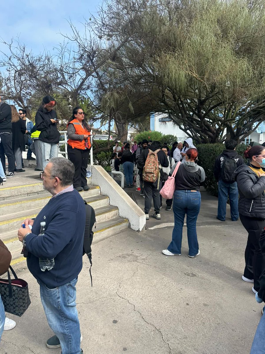 UcnLsa's tweet photo. Hoy vivimos con éxito el simulacro de emergencia en la Universidad Católica del Norte, sede Antofagasta 🚨

Estudiantes, docentes y trabajadores participaron activamente, fortaleciendo la preparación y el trabajo colaborativo ante situaciones de emergencia.

#UCN #Simulacro https://t.co/ag9sMaQxRq
