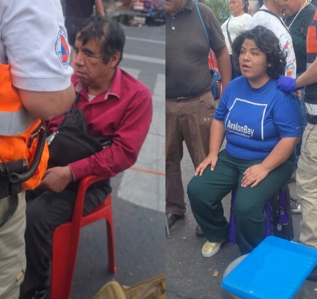 RaulGtzNR's tweet photo. Agente arrolla a manifestantes y le arriman una madrina...

El agente de la Fiscalía capitalina, Juan Carlos Gutiérrez, demostró que para la ley de la selva asfáltica él siempre lleva la preferencia. Al susodicho servidor público se le ocurrió que era excelente idea estrenar su moto sin placas cruzando a la brava por una manifestación en Av. Chapultepec y Balderas, con personas con discapacidad visual, porque esperar cinco minutos en el tráfico definitivamente no venía en su agenda de tipo importante.

Como el oficial traía prisa de primer mundo, aceleró su corcel de dos ruedas directo contra la multitud, llevándose de corbata a dos mujeres y a un señor de la tercera edad. 
El poli calculó mal su jugada y olvidó que la gente, aunque tenga debilidad visual, tiene los puños intactos y sabe activarse de inmediato cuando de defenderse se trata.

En un parpadeo, los manifestantes y los testigos del atropello se unieron para aplicarle al acelerado funcionario el correctivo de cajón. El servidor de la justicia recibió una dosis bien surtida de golpes para ver si así le acomodaban las neuronas. La lluvia de impactos terminó hasta que los elementos de la Secretaría de Seguridad Ciudadana llegaron a rescatar a su colega de la golpiza.

El periodista Carlos Jiménez reportó que el veloz agente terminó bajo custodia de sus propios compañeros de la policía. Al final, el infractor no llegó a su destino, mandó a tres ciudadanos al hospital y terminará durmiendo en el ministerio público con el cuerpo adolorido, confirmando que la prepotencia en esta ciudad se paga al chas chas.
