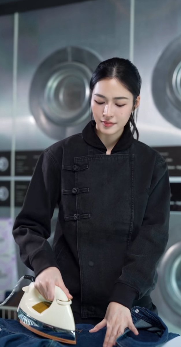 • ธีร์ ชน์ 👻 tweet media