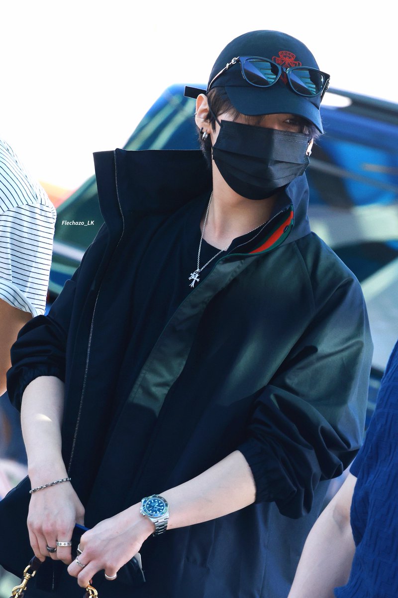 Flechazo_1025's tweet photo. 260605 ICN 출국
#Leeknow #리노 
#Straykids #스트레이키즈 https://t.co/zGehA6iHHn