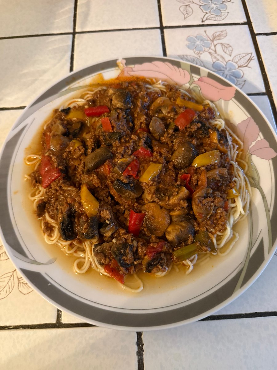 SouthernCharm67's tweet photo. Made my homemade pasta sauce today 😋 https://t.co/FL2SNUafkS