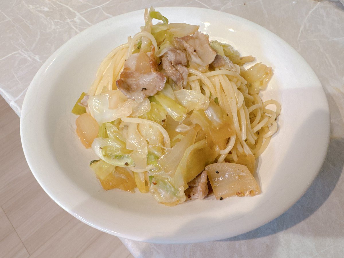 luru792's tweet photo. おはよー
昨日の夜、初めて塩味と柚子胡椒のパスタ作った https://t.co/iFpDCLwAkn